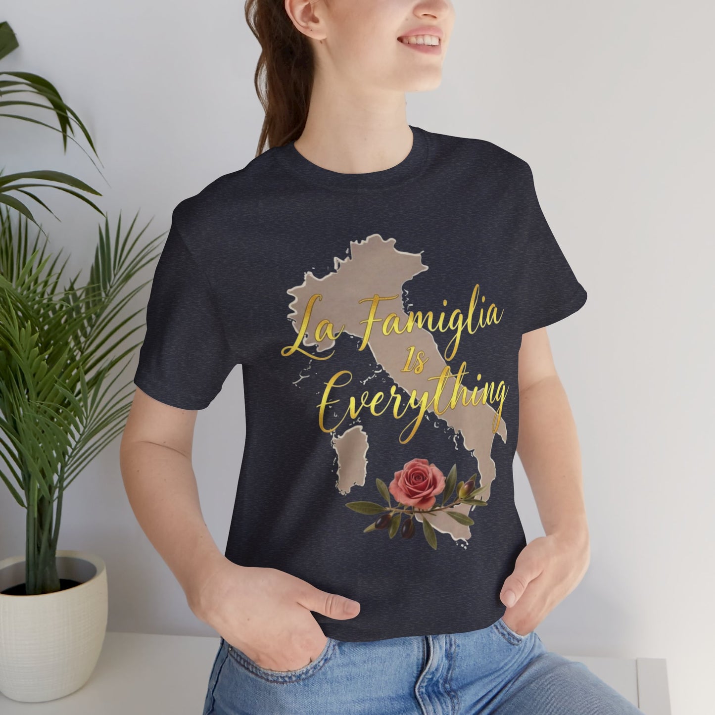 Unisex Tee la famiglia is everything Italian Shirt